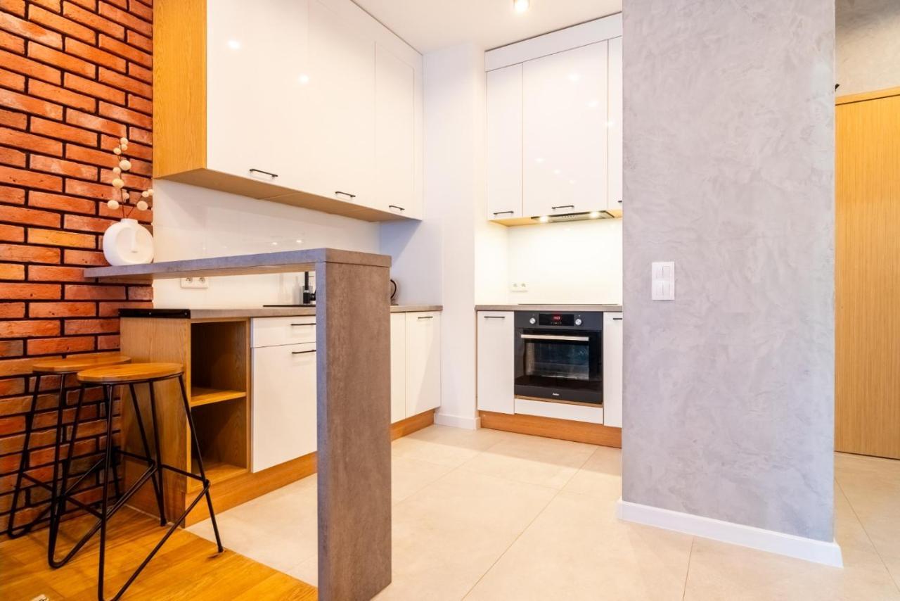 Apartamentysnu, Wola Premium III Z Parkingiem Varsó Kültér fotó