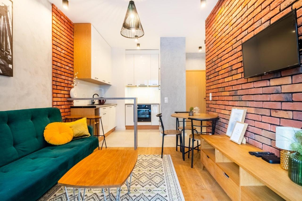 Apartamentysnu, Wola Premium III Z Parkingiem Varsó Kültér fotó